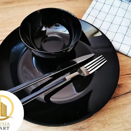 Miedziany شقة تخه